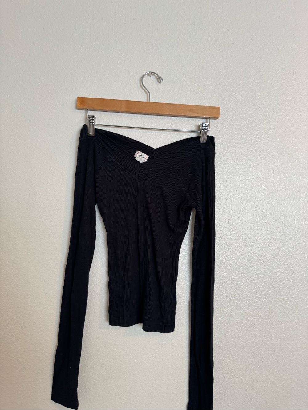 Off-Shoulder “Shannon Slinky” Urban Outfitters Long Sleeve Ribbed Top
